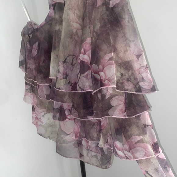 Floral Ruffle Halter Top - Picture 3 of 9